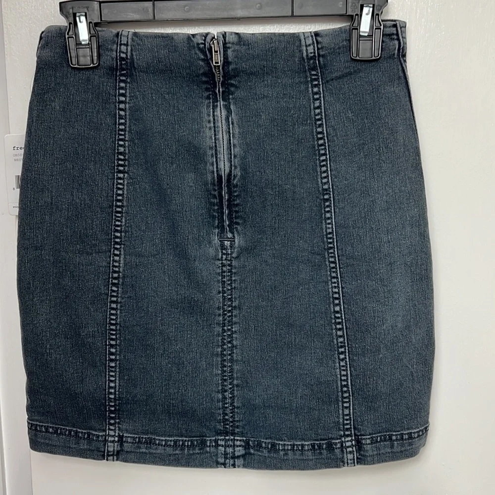 Free People Westminster blue denim skirt Back zipper See measurements